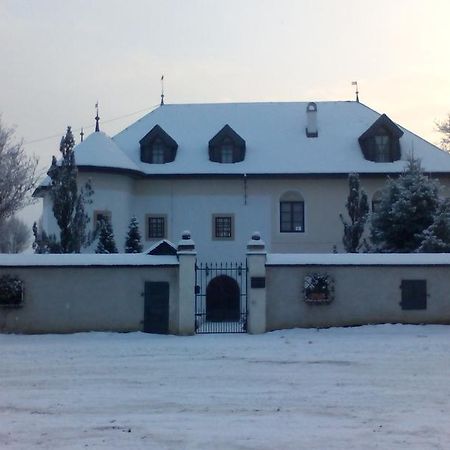 Appartamento Castle Kaštieľ Kotešová Esterno foto
