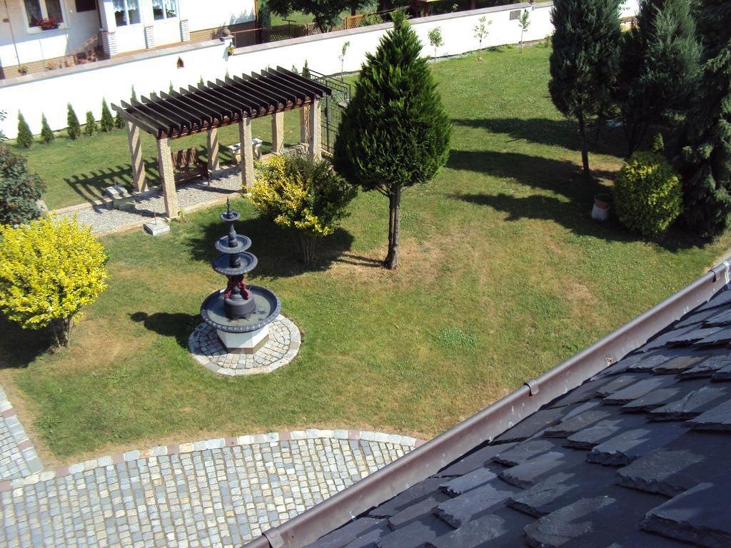 Appartamento Castle Kaštieľ Kotešová Camera foto