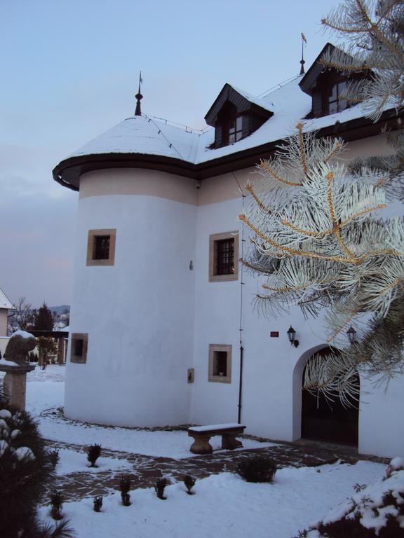 Appartamento Castle Kaštieľ Kotešová Esterno foto