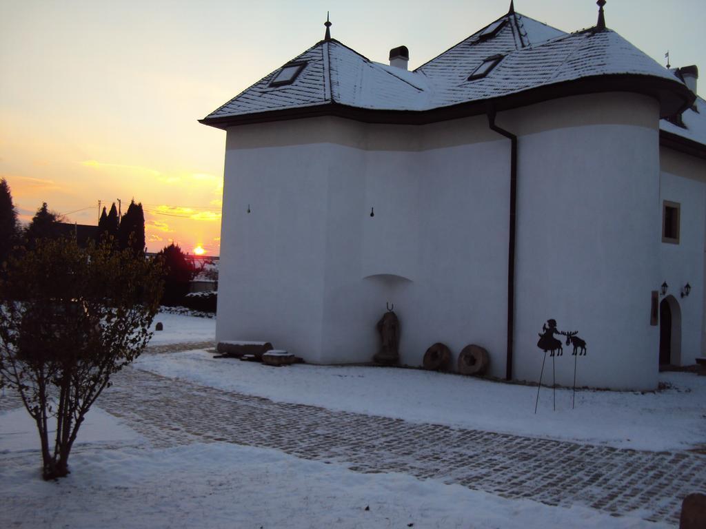 Appartamento Castle Kaštieľ Kotešová Esterno foto