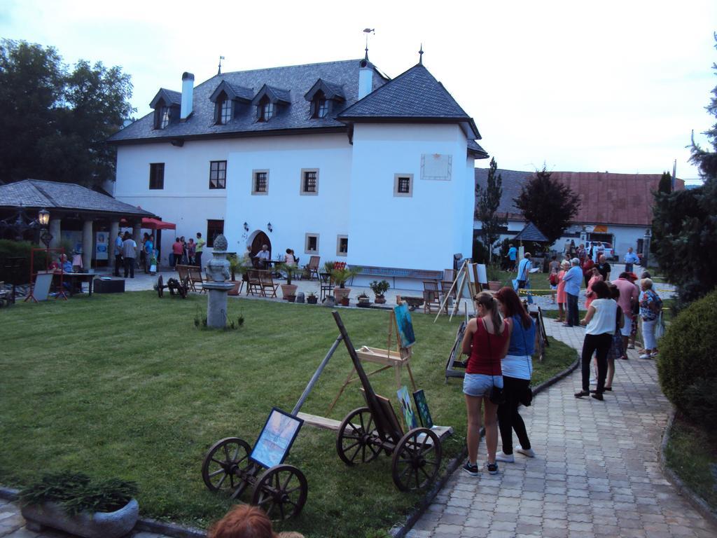 Appartamento Castle Kaštieľ Kotešová Esterno foto