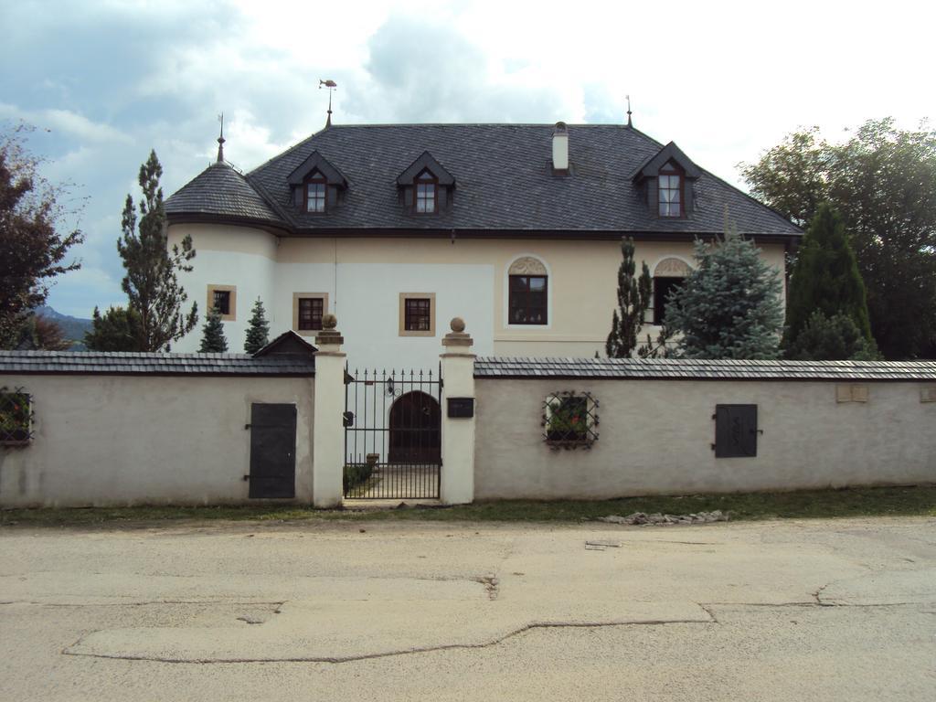 Appartamento Castle Kaštieľ Kotešová Esterno foto