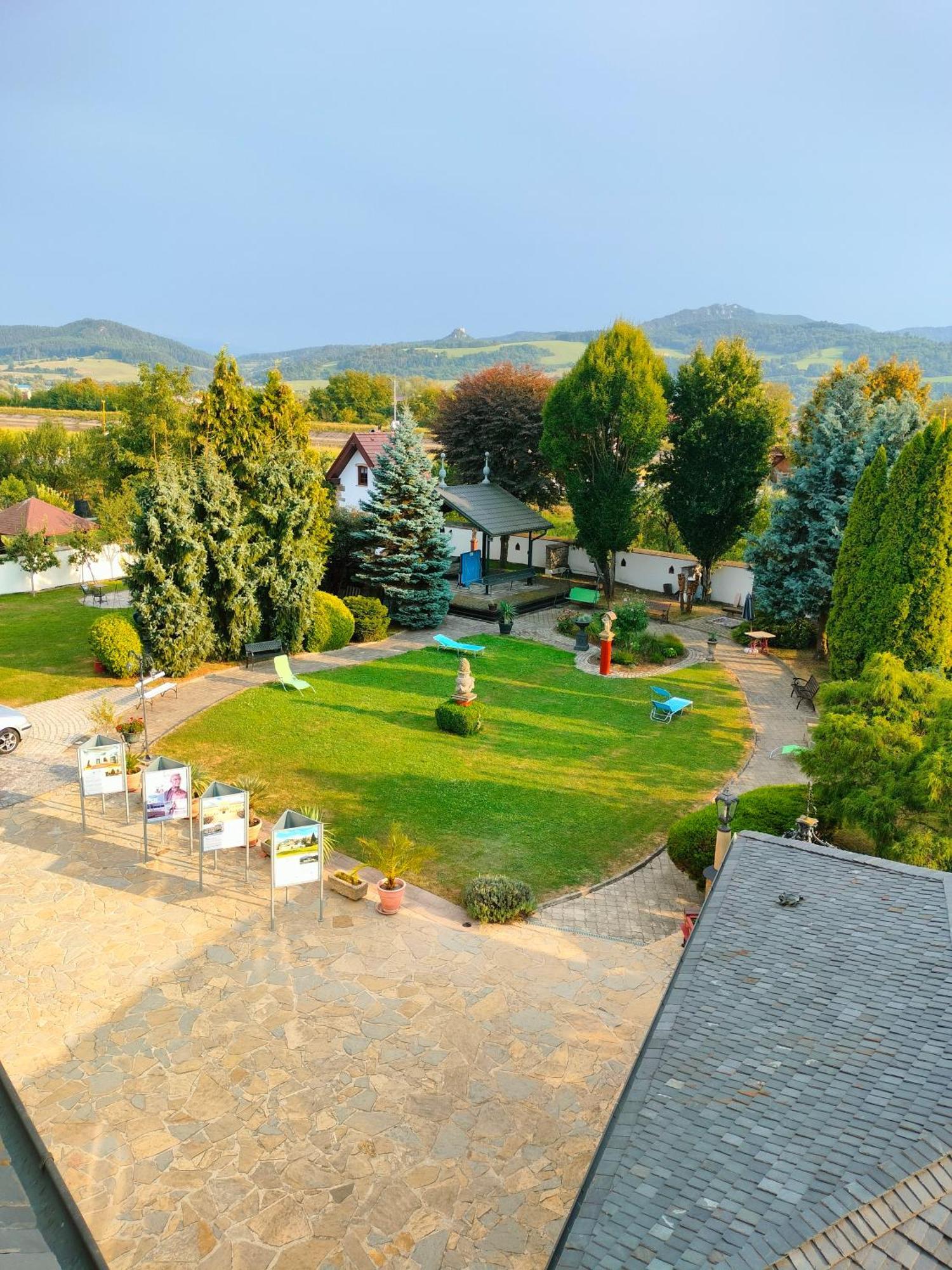 Appartamento Castle Kaštieľ Kotešová Esterno foto