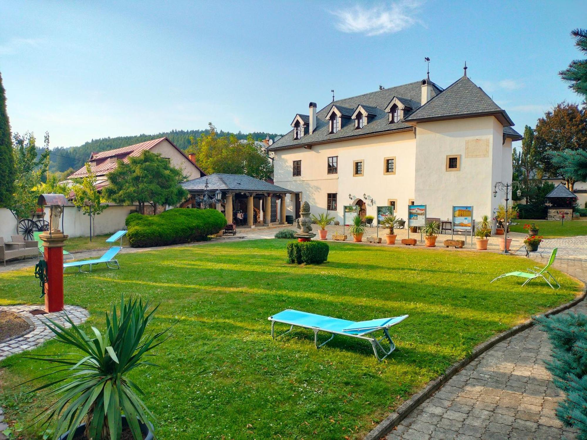 Appartamento Castle Kaštieľ Kotešová Esterno foto