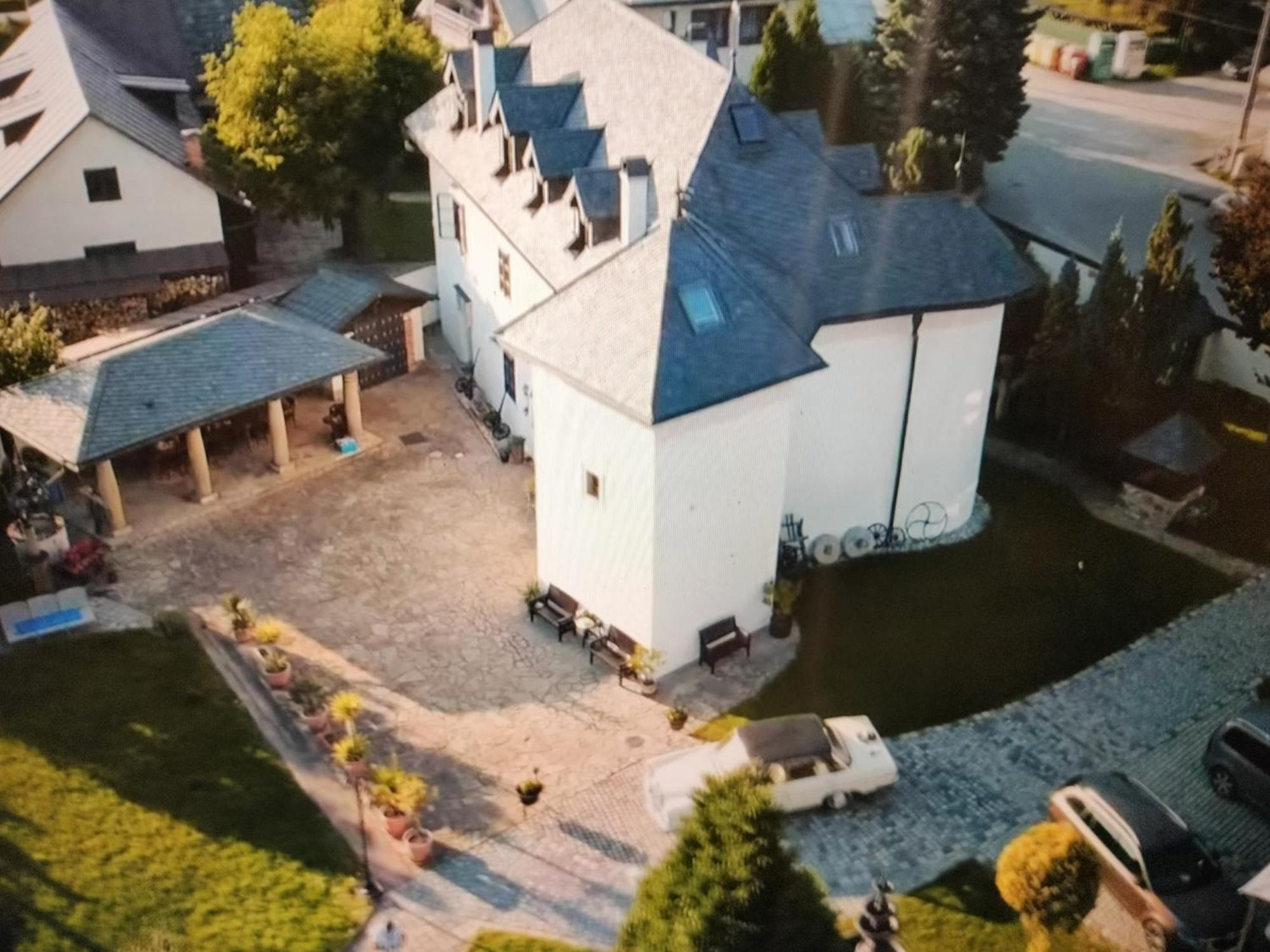 Appartamento Castle Kaštieľ Kotešová Esterno foto