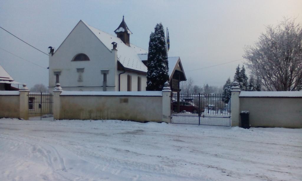 Appartamento Castle Kaštieľ Kotešová Esterno foto