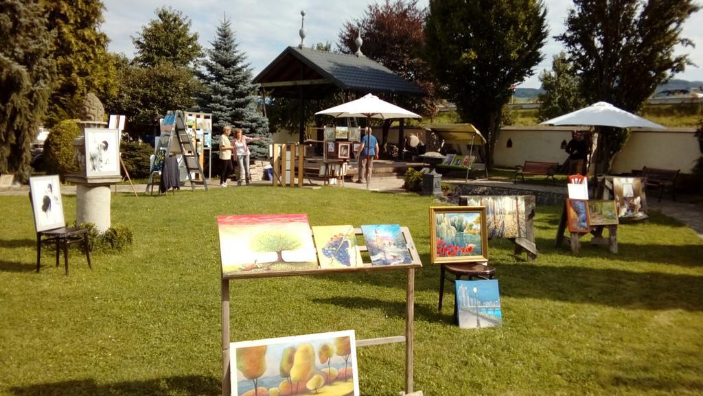 Appartamento Castle Kaštieľ Kotešová Esterno foto